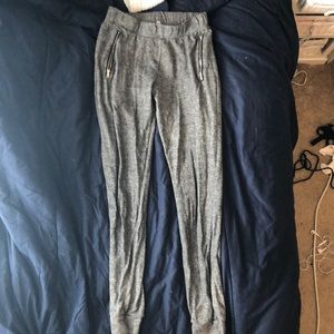 Zipper pocket joggers